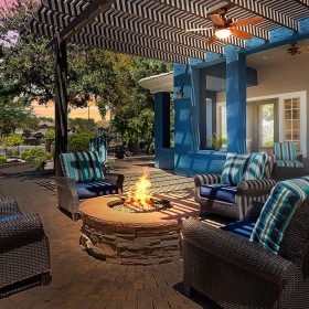 firepit and ample seating